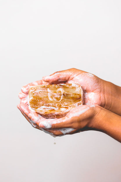 Honey and Tumeric Face &amp; Body Cleansing Bar - dejeunesse